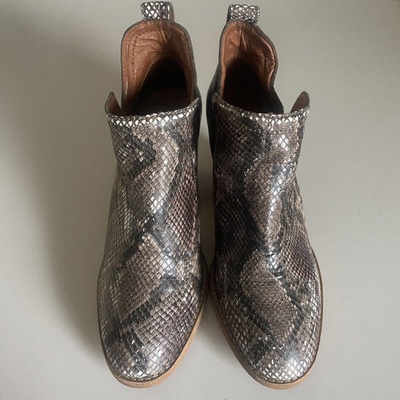 Jeffrey Campbell Rosalee Snake Leather Bootie Ankle Boot Round Toe Pytho… - Picture 3 of 8